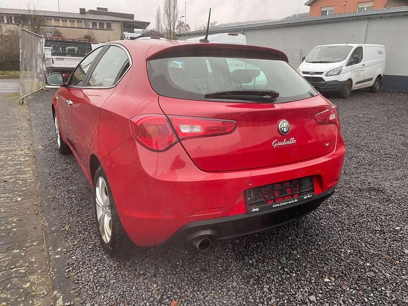 Gebraucht Alfa Romeo Giulietta Turismo 170 PS (125 kW) 2016 Colore esterno (rosso alfa) Kleinwagen