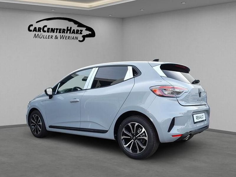 Neu Renault Clio V Techno 91 PS (66 kW) 2026 Grau Limousine