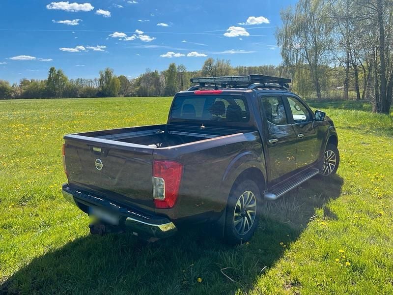 Gebraucht Nissan Navara Tekna 190 PS (139 kW) 2019 Braun Pickup
