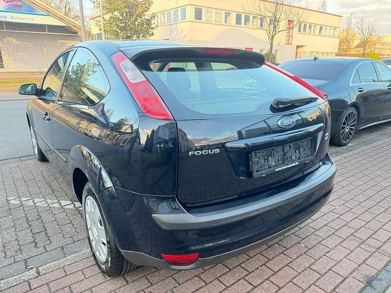Gebraucht Ford Focus 101 PS (74 kW) 2006 Blau Limousine