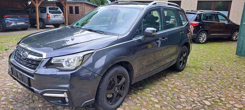 Dark gray (m) Gebraucht 2016 Subaru Forester Exclusive+ SUV | 10.900 € (Fairer Preis) - Bild 1/4