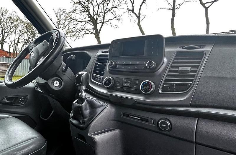 Gebraucht Ford Transit Trend 185 PS (136 kW) 2019 Grau Van