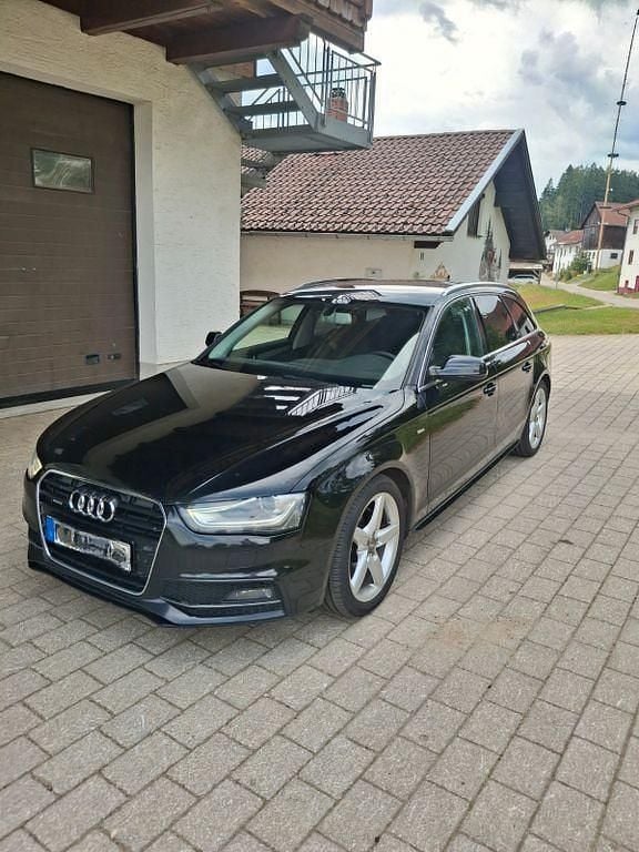 Schwarz Gebraucht 2016 Audi A4 Kombi | 11.500 € (Superpreis) - Bild 1/4
