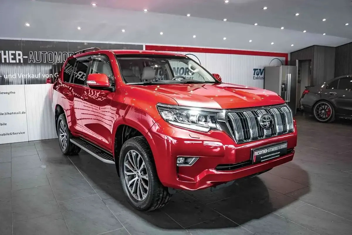Gebraucht Toyota Land Cruiser Executive 177 PS (130 kW) 2019 Rot SUV
