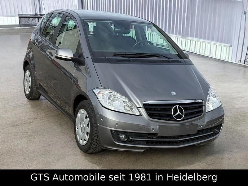Gebraucht Mercedes A180 109 PS (80 kW) 2012 Grau Limousine