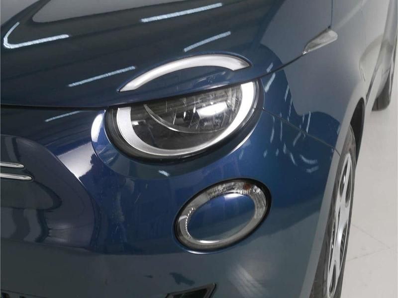 Gebraucht Fiat 500e Action 69 kW (95 PS) 2023 Gruen Limousine