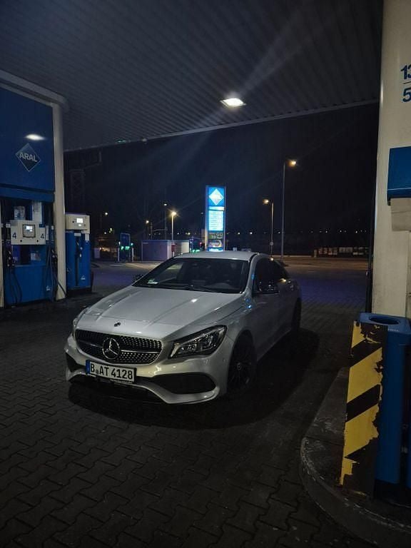 Silber Gebraucht 2018 Mercedes CLA220 Edition Limousine | 22.999 € (Fairer Preis) - Bild 1/4