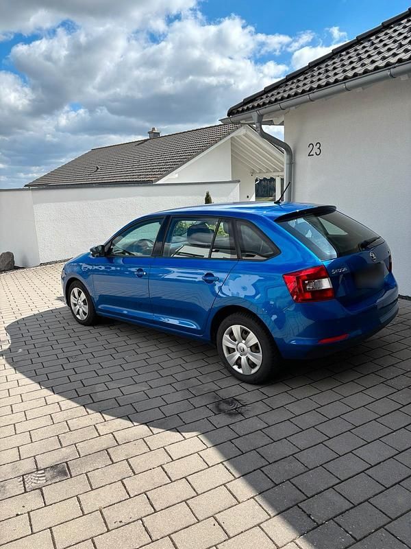 Gebraucht Skoda Rapid 90 PS (66 kW) 2016 Blau Kleinwagen