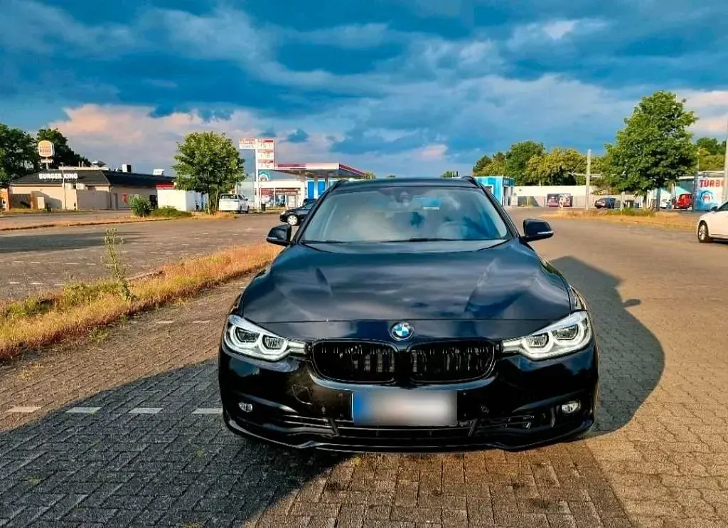 Brugt BMW 330 Advantage 252 HK (185 kW) 2018 Sort Stationcar