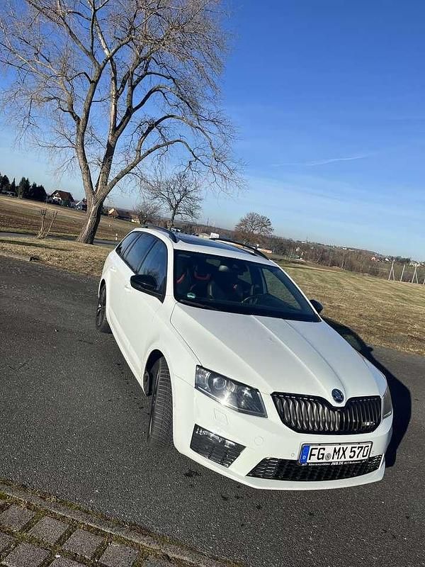 Gebraucht Skoda Octavia RS 210 PS (154 kW) 2016 Weiß Kleinwagen