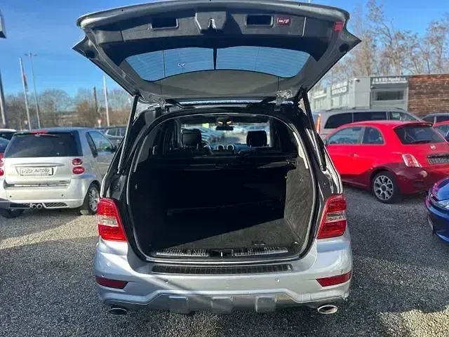 Gebraucht Mercedes ML350 211 PS (155 kW) 2011 Silber SUV