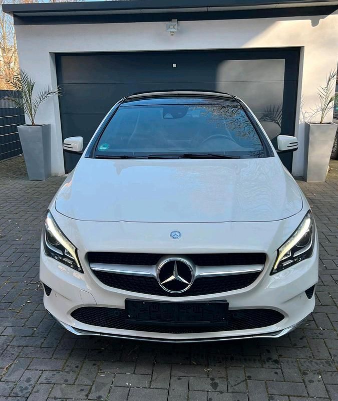 Gebraucht Mercedes CLA180 122 PS (89 kW) 2017 Weiß Limousine