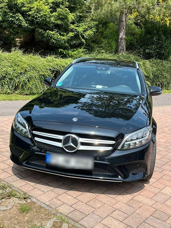 Schwarz Gebraucht 2020 Mercedes C300e Avantgarde Kombi | 19.650 € (Superpreis) - Bild 1/4