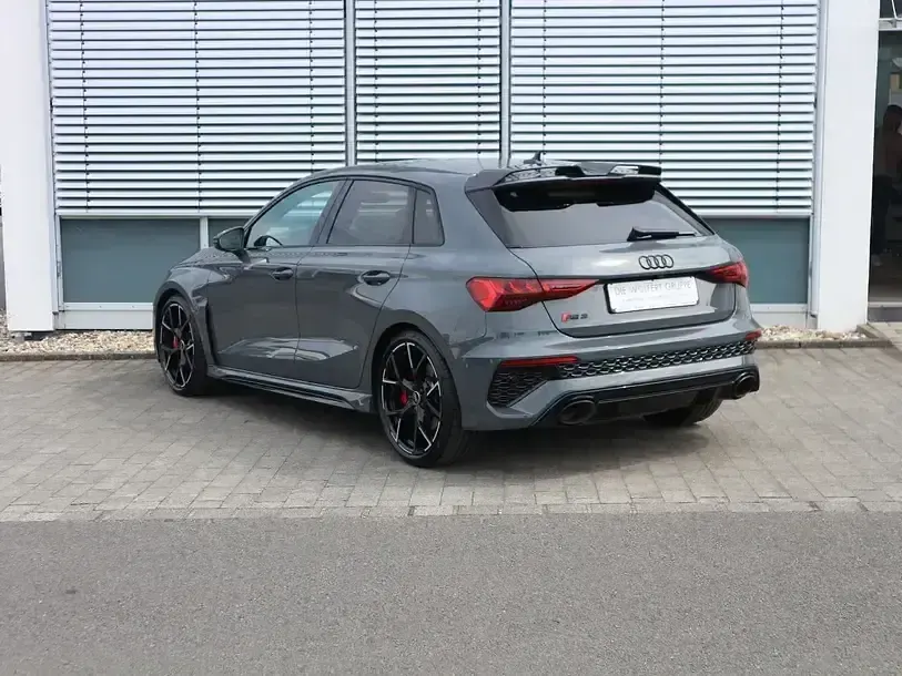 Gebraucht Audi RS3 Sportback Ambiente 400 PS (294 kW) 2024 Nimbusgrau perleffekt individuallackierungen audi exclusive Kleinwagen