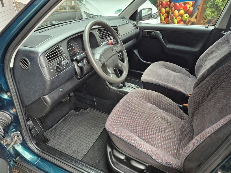 Gebraucht VW Golf III 75 PS (55 kW) 1996 Grün Limousine