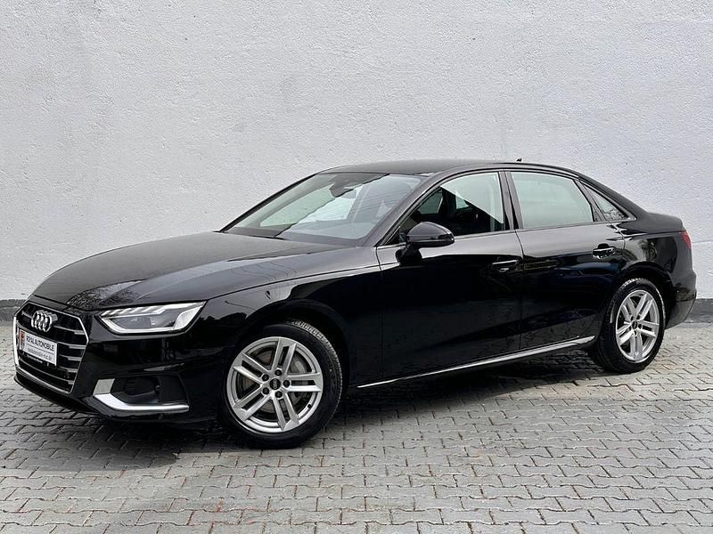 Second-hand Audi A4 Advanced 204 CP (150 kW) 2023 Negru Berlinǎ