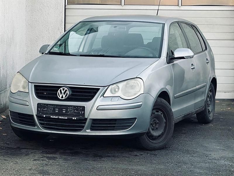 Silber Gebraucht 2006 VW Polo Limousine | 990 € (Superpreis) - Bild 1/4