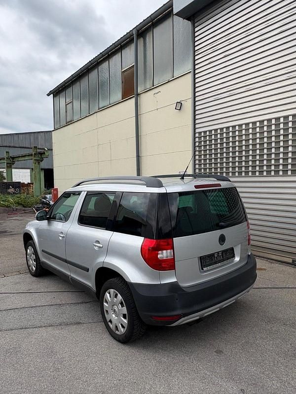 Gebraucht Skoda Yeti Ambition 105 PS (77 kW) 2010 Silber SUV
