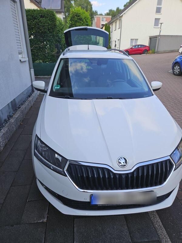 Weiß Gebraucht 2022 Skoda Fabia Best of Kombi | 16.900 € (Guter Preis) - Bild 1/4