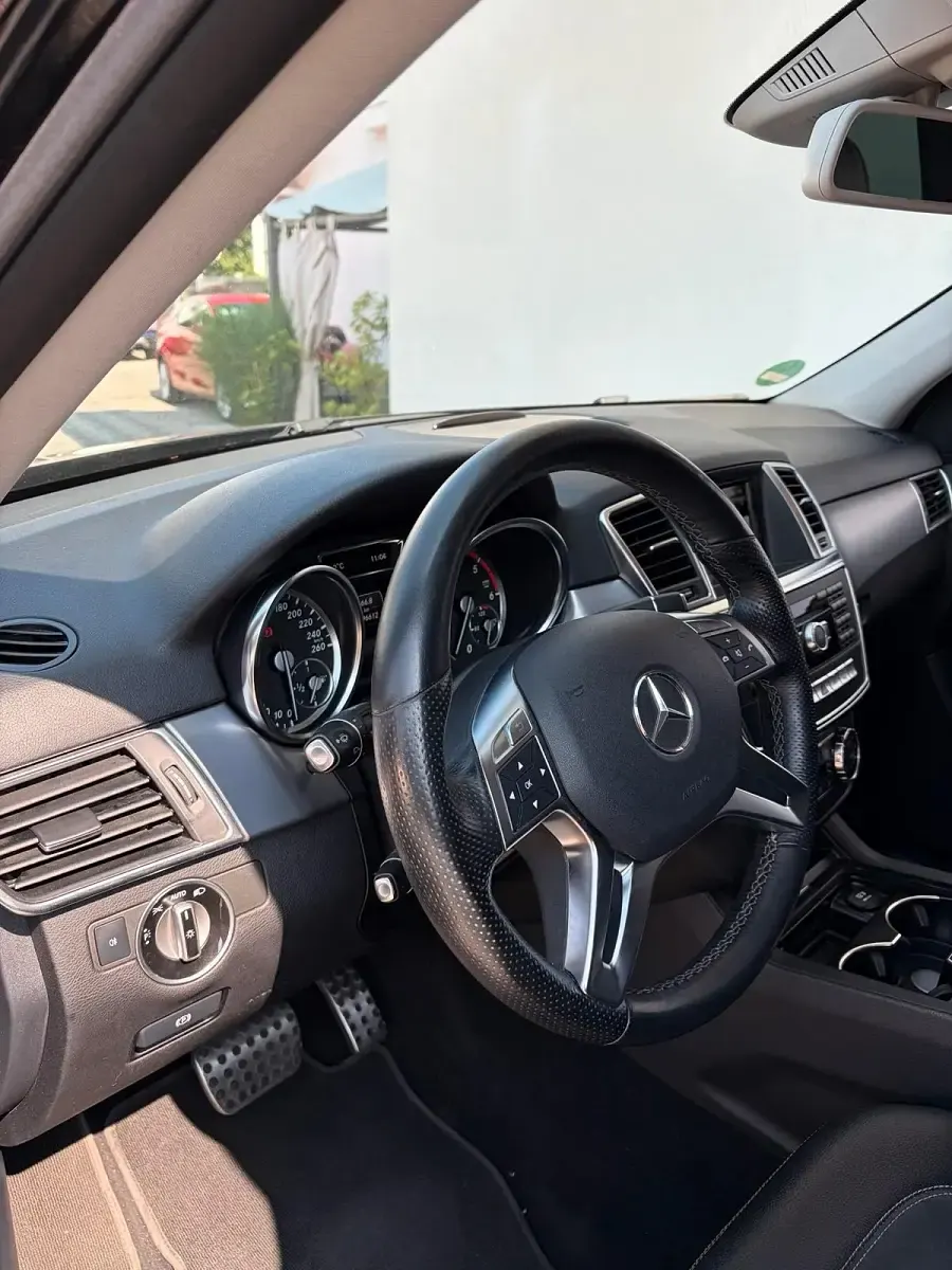 Gebraucht Mercedes ML350 258 PS (189 kW) 2013 Schwarz SUV