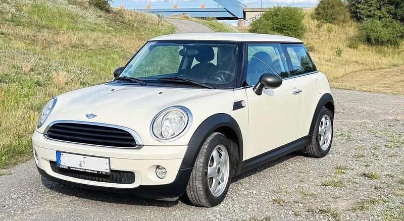 Beige Gebraucht 2009 Mini ONE Kleinwagen | 5.990 € (Teuer) - Bild 1/4