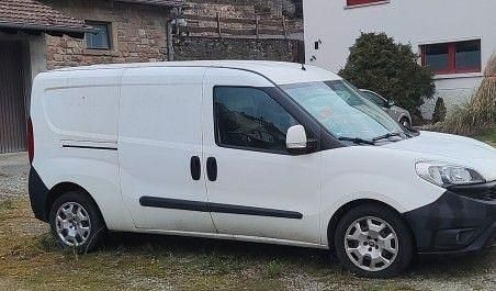Gebraucht Fiat Doblò Lounge 101 PS (74 kW) 2017 Weiß Van / Kleinbus
