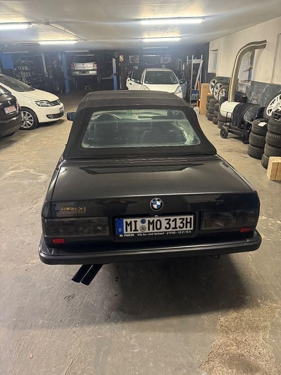 Gebraucht BMW 320 Cabriolet Performance 129 PS (94 kW) 1989 Schwarz Cabrio
