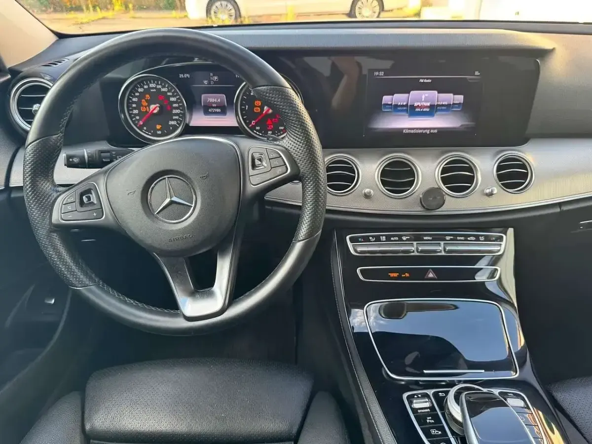Gebraucht Mercedes E220 Avantgarde 197 PS (144 kW) 2017 Beige Kombi