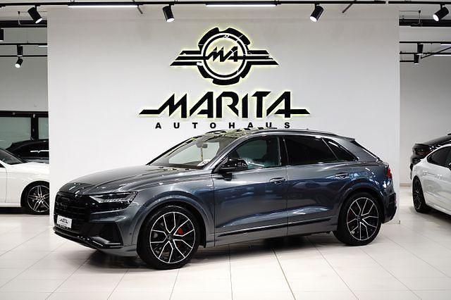 Grau Gebraucht 2021 Audi Q8 S-Line SUV | 63.249 € (Etwas zu teuer) - Bild 1/4