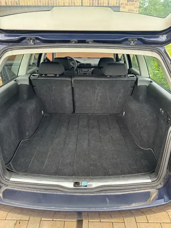 Gebraucht VW Passat Comfortline 131 PS (96 kW) 2002 Blau Kombi