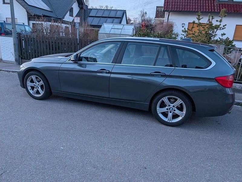 Gebraucht BMW 320 184 PS (135 kW) 2015 Grau Kombi