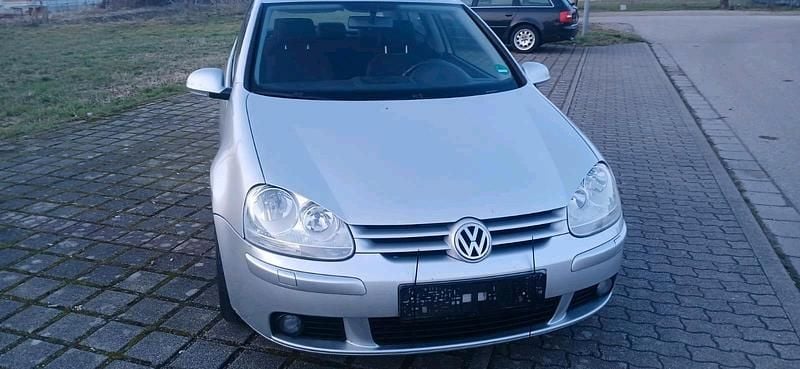 Gebraucht VW Golf V 105 PS (77 kW) 2004 Kleinwagen