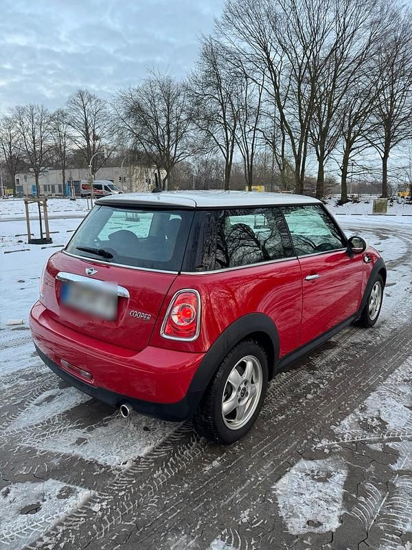 Gebraucht Mini Cooper 122 PS (89 kW) 2011 Rot Kleinwagen