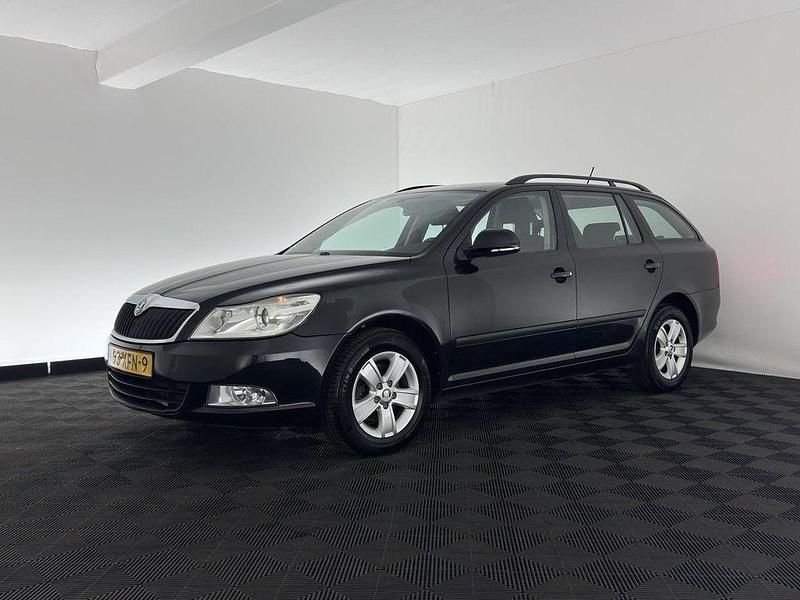 Gebraucht Skoda Octavia Business Line 105 PS (77 kW) 2012 Schwarz Kombi