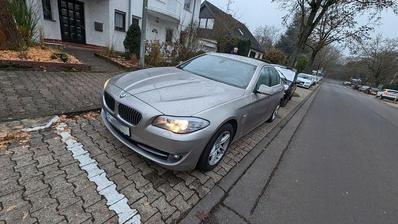 Beige Gebraucht 2012 BMW 520 Efficient Dynamics Limousine | 8.000 € (Guter Preis) - Bild 1/4