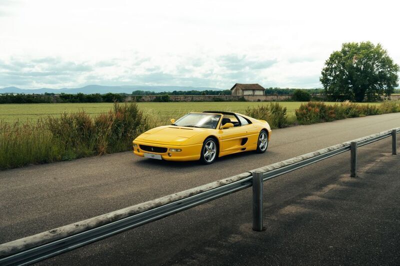 Gelb Gebraucht 1995 Ferrari F355 Cabrio | 155.900 € - Bild 1/4