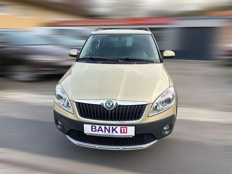 Gebraucht Skoda Fabia 105 PS (77 kW) 2011 Safaribeige metallic Kleinwagen
