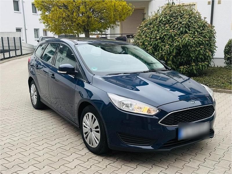 Second-hand Ford Focus 120 CP (88 kW) 2017 Albastru Break