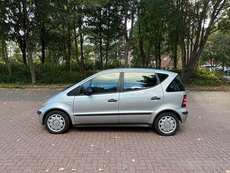 Silber Gebraucht 2003 Mercedes A160 Classic Van / Kleinbus | 1.600 € (Guter Preis) - Bild 1/4