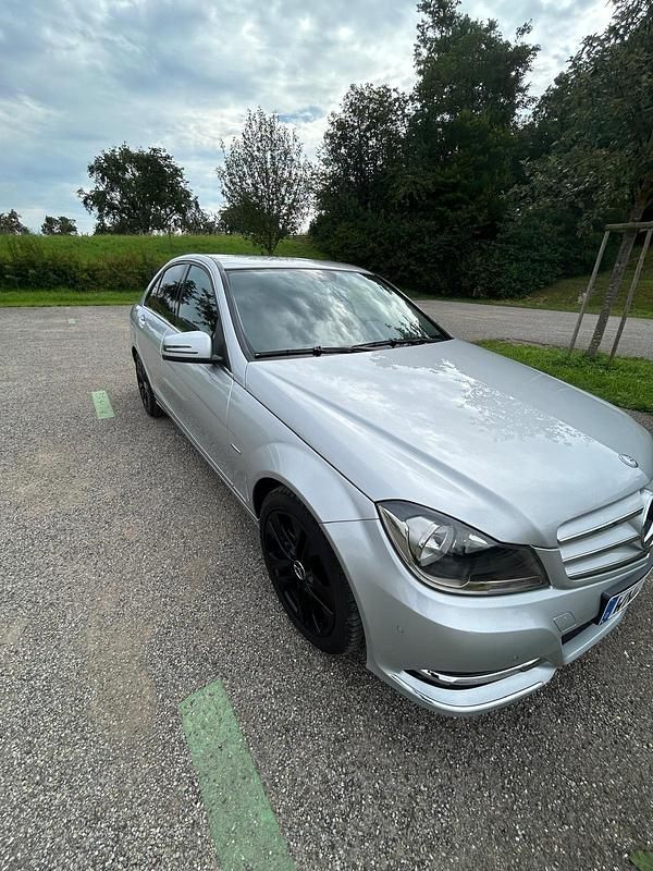 Gebraucht Mercedes 220 170 PS (125 kW) 2012 Silber Limousine