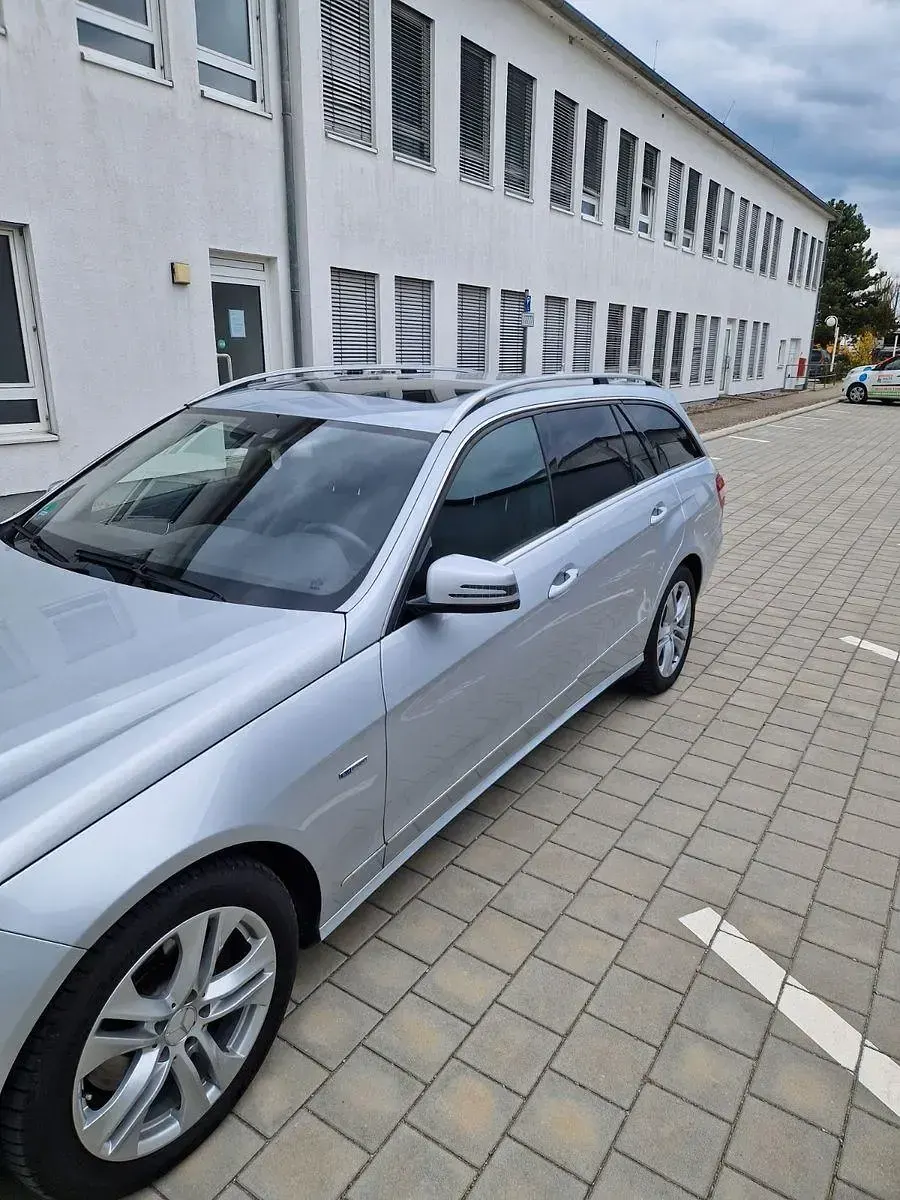 Gebraucht Mercedes E250 Avantgarde 204 PS (150 kW) 2010 Silber Kombi