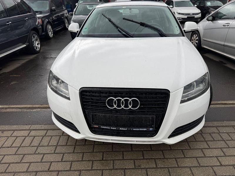 Gebraucht Audi A3 Attraction 125 PS (91 kW) 2010 Weiß Kleinwagen