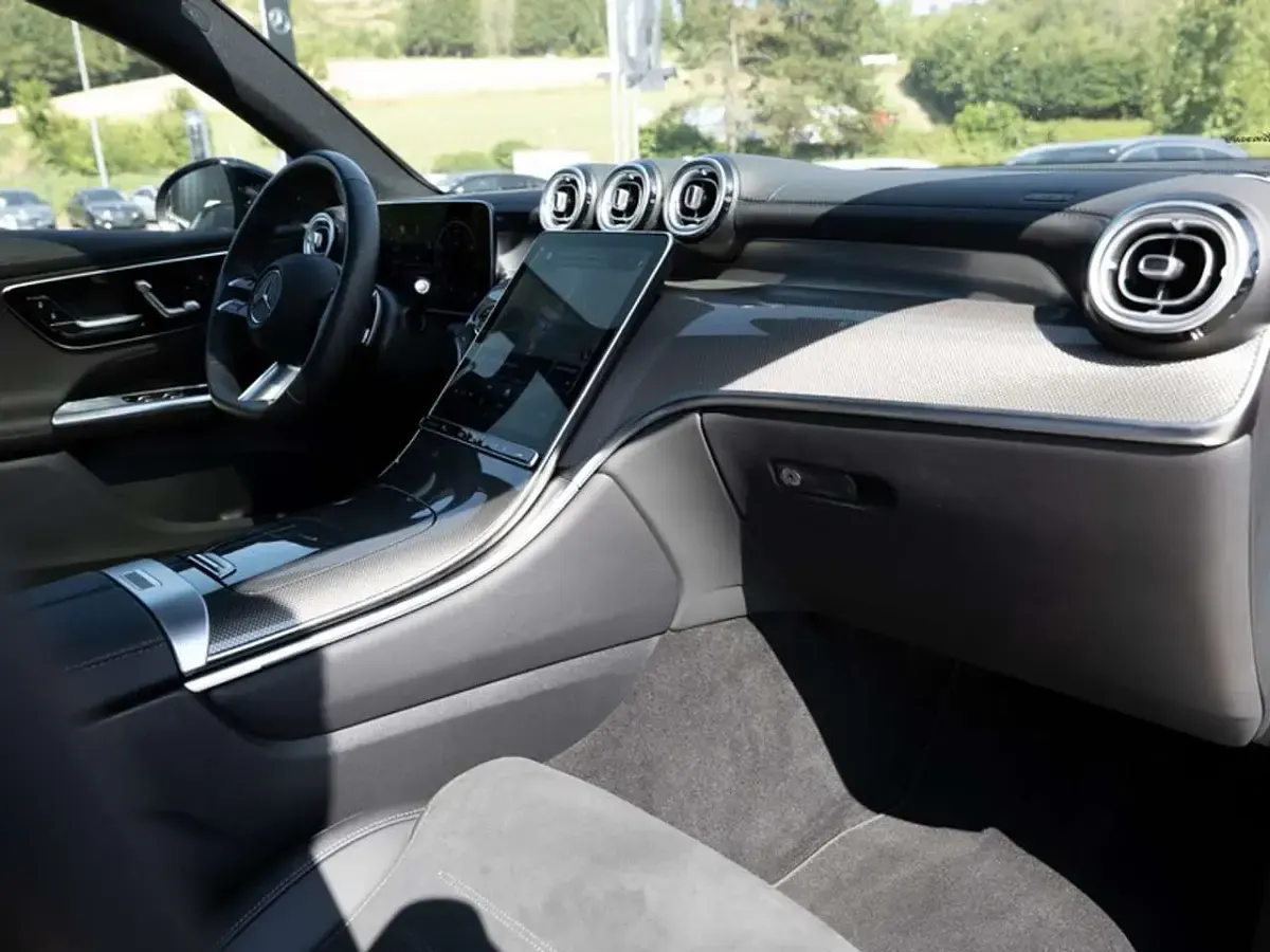 Gebraucht Mercedes GLC300 AMG 258 PS (189 kW) 2024 Rot manufaktur patagonienrot m SUV