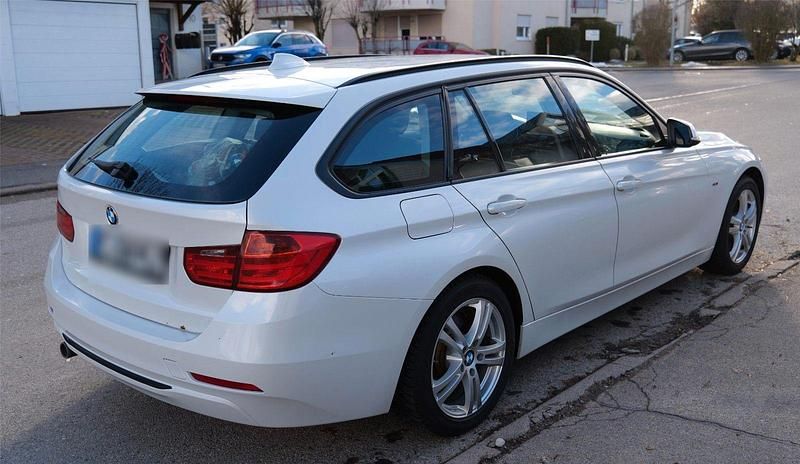 Second-hand BMW 320 184 CP (135 kW) 2012 Alb Berlinǎ
