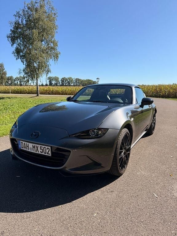 Grau Gebraucht 2023 Mazda MX5 Homura-Line Cabrio | 33.900 € (Teuer) - Bild 1/4