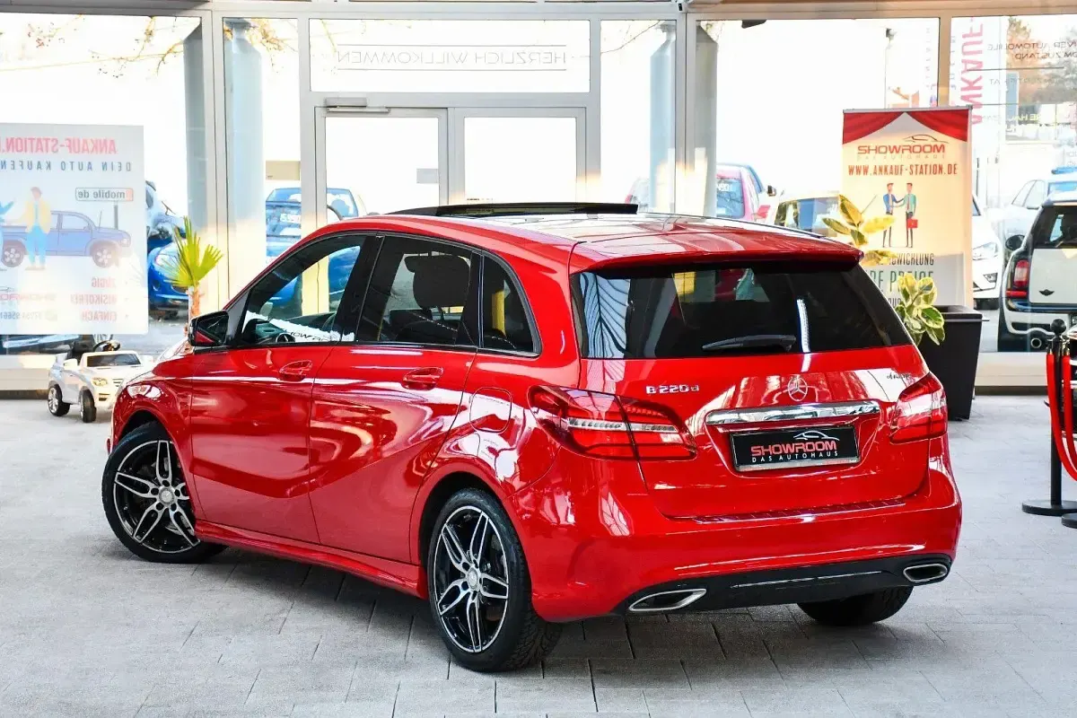 Gebraucht Mercedes 220 AMG line 177 PS (130 kW) 2015 Rot Limousine