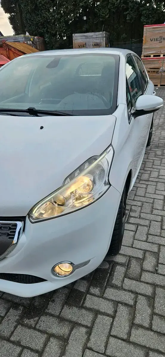 Gebraucht Peugeot 208 120 PS (88 kW) 2013 Weiß Kleinwagen