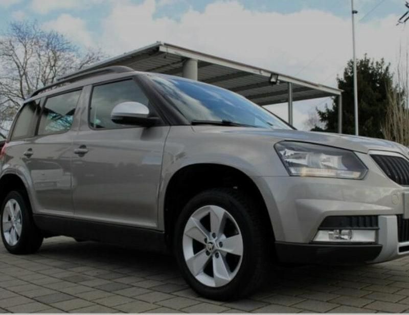 Gebraucht Skoda Yeti 101 PS (74 kW) 2015 Beige SUV