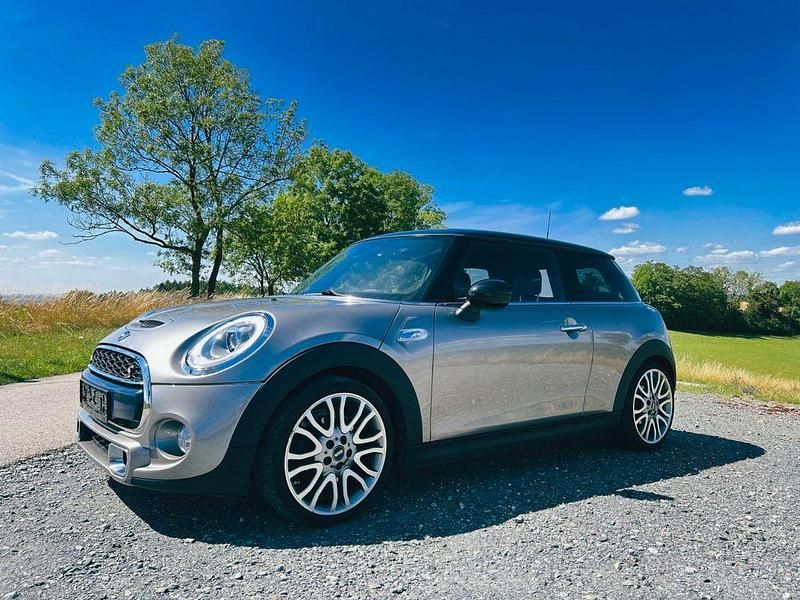 Grau Gebraucht 2016 Mini Cooper S Kleinwagen | 17.990 € (Fairer Preis) - Bild 1/4
