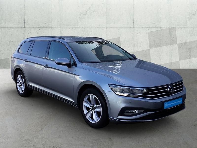 Gebraucht VW Passat Conceptline 150 PS (110 kW) 2022 Silber Kombi